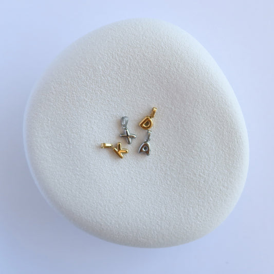 Buchstaben Charm/Anhänger